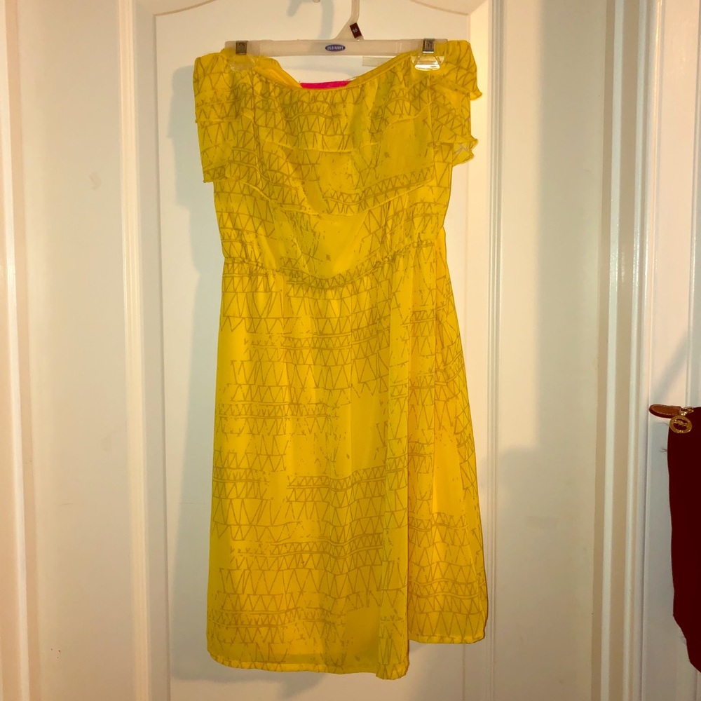 Yellow patterned strapless dress